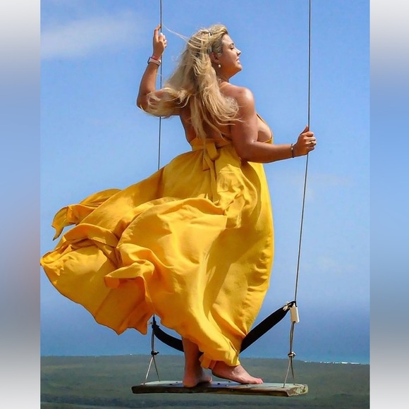 Fashion Nova size 1X Mustard Flowy Maxi Dress - Picture 3 of 6